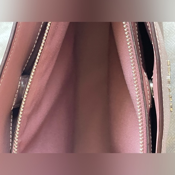 Sold - Picture 3 of 6